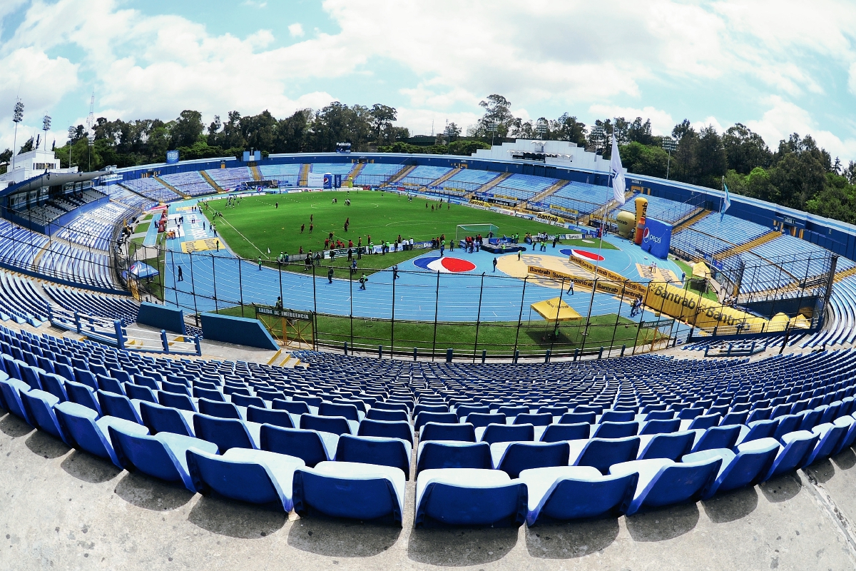 Así luce la pista del es estadio Mateo Flores, luego de las mejoras hechas por Pepsi en 2012. (Foto Prensa Libre: Francisco Sánchez)