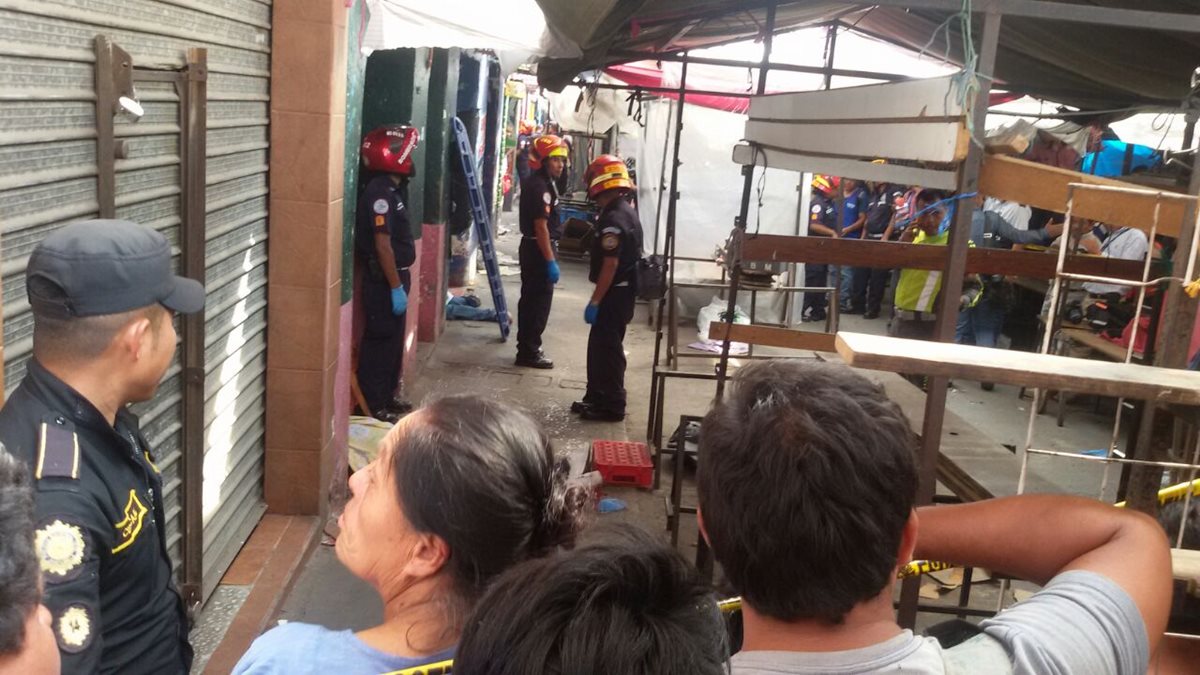 Las cuatro víctimas eran vendedores de dulces en autobuses.(Foto Prensa Libre: Álvaro Interiano)