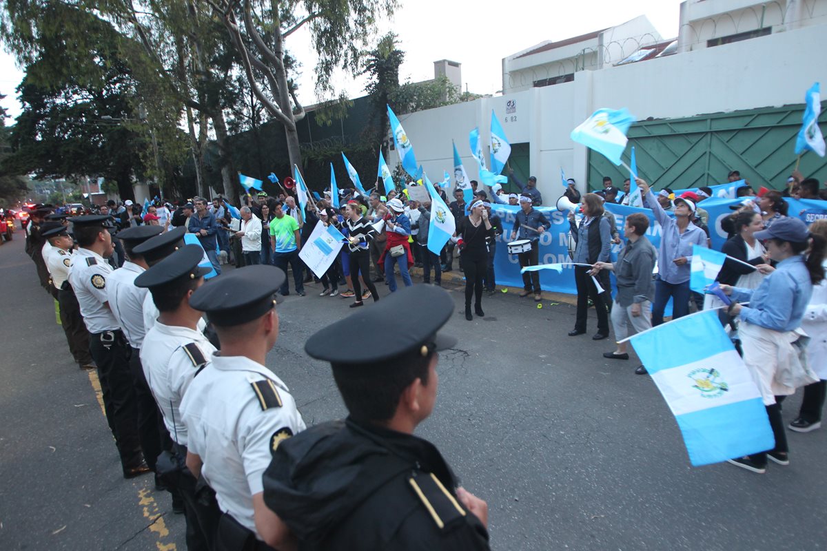 La sede de la Comisión Internacional contra la Impunidad en Guatemala ha sido escenario de protestas a favor y en contra, en los últimos dos meses. (Foto: Hemeroteca PL)