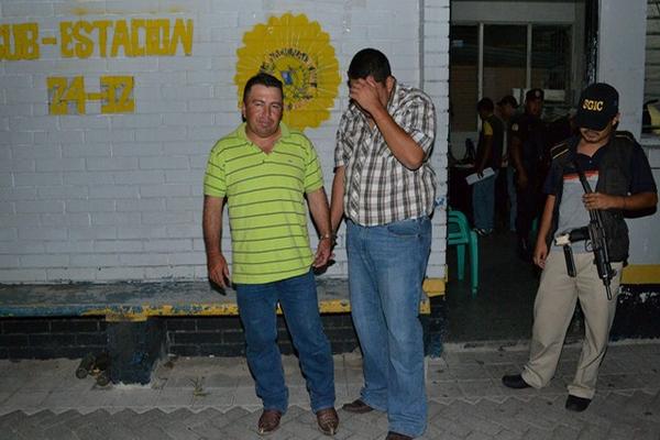 Los detenidos permanecen en la PNC. (Foto Pensa Libre: Nery de la Cruz)<br _mce_bogus="1"/>