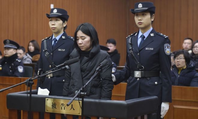 "Si mi muerte hiciera que todo volviera a empezar, estaría dispuesta a ser condenada a muerte", escribió Mo Huanjing en una carta durante su juicio. GETTY IMAGES