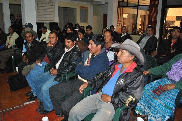 Pobladores de Sipacapa, en   reunión.