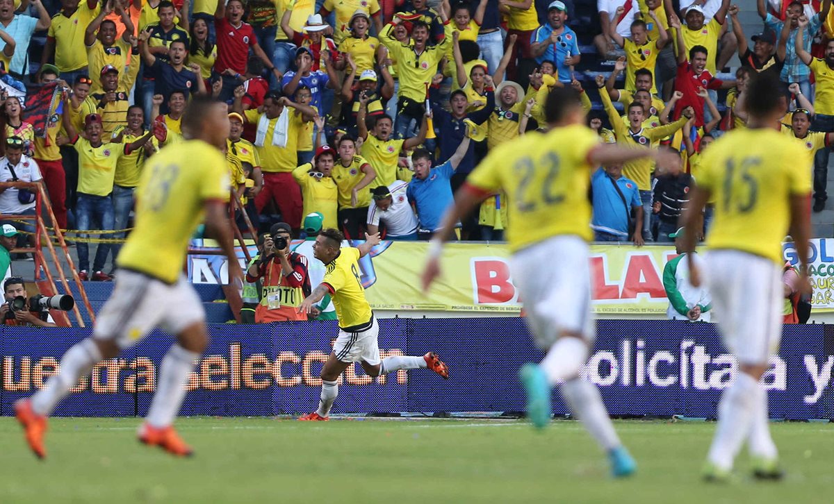 Los colombianos pusieron el ritmo ante Perú. (Foto Prensa Libre: AP)