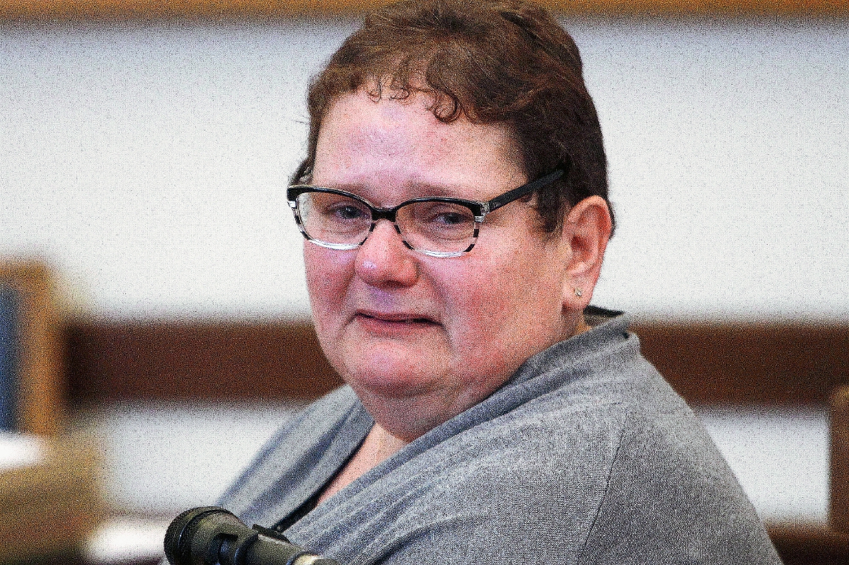 Dominique Cottrez escucha la sentencia en su contra. (Foto Prensa Libre: AP).