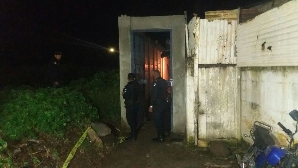 En esta casa ocurrió la balacera que dejó tres víctimas mortales. (Foto Prensa Libre)