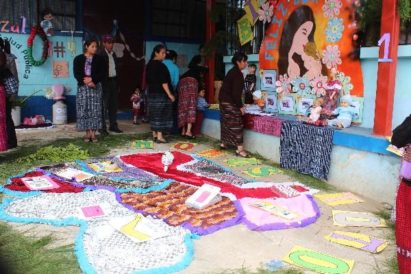Mural realizado por mujeres voluntarias de Momostenango, Totonicapán.