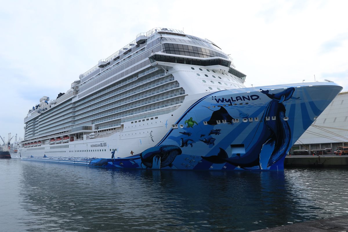 El crucero es uno de los más nuevos de línea Norwegian Cruise Line, que ofrece a sus pasajeros las condiciones de un lujoso hotel tipo resort. (Foto Prensa Libre: Carlos Paredes)