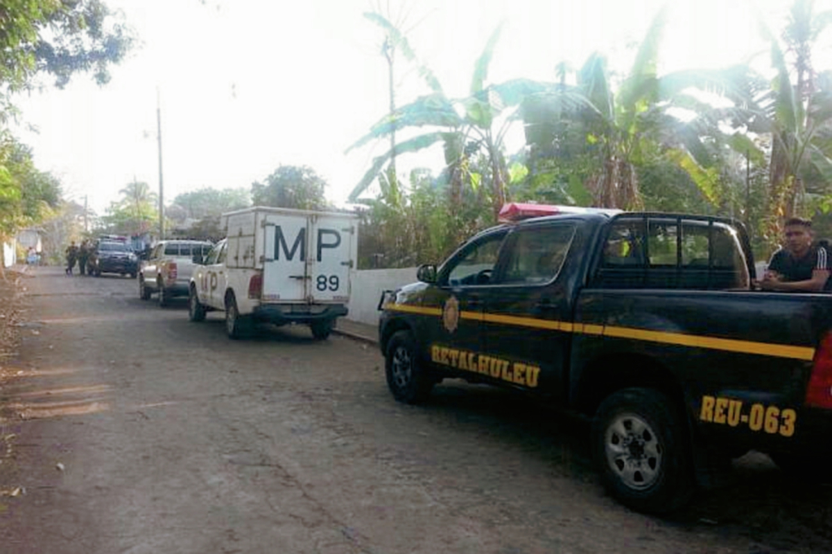 El operativo se efectuó en El Asintal, Retalhuleu. (Foto Prensa Libre: Rolando Miranda)