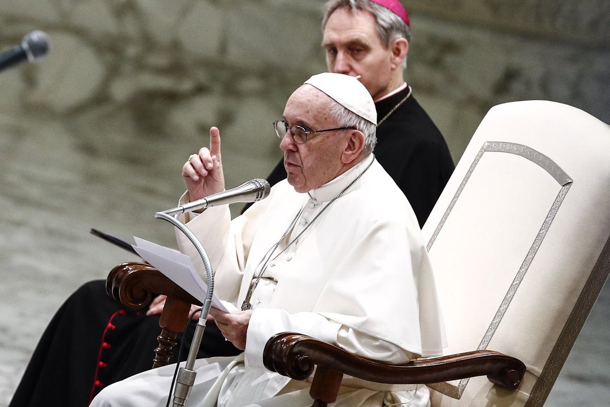 El papa Francisco ha tratado de remarcar la cercanía y misericordia que la Iglesia debe tener con sus fieles. (Foto Prensa Libre: EFE)