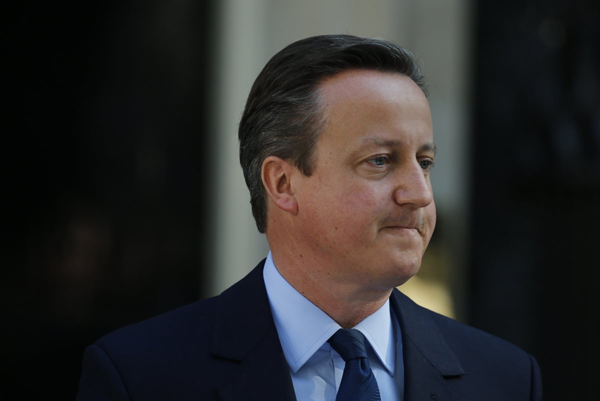 El primer ministro británico, David Cameron, celebró el lunes su primera reunión del Gobierno luego del "brexit". (Foto Prensa Libre: AP).
