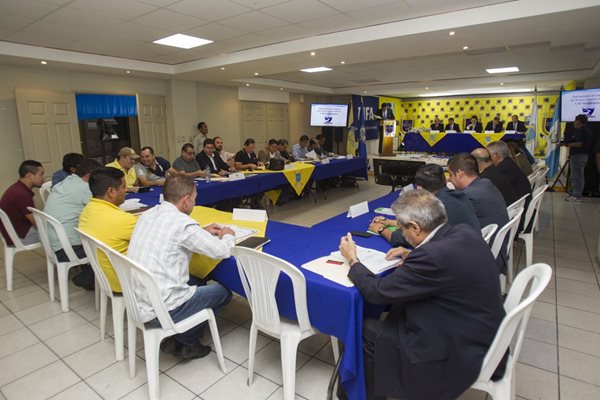 La Asamblea de la Liga Nacional se llevó a cabo en la Fedefut. (Foto Prensa Libre: Norvin Mendoza)