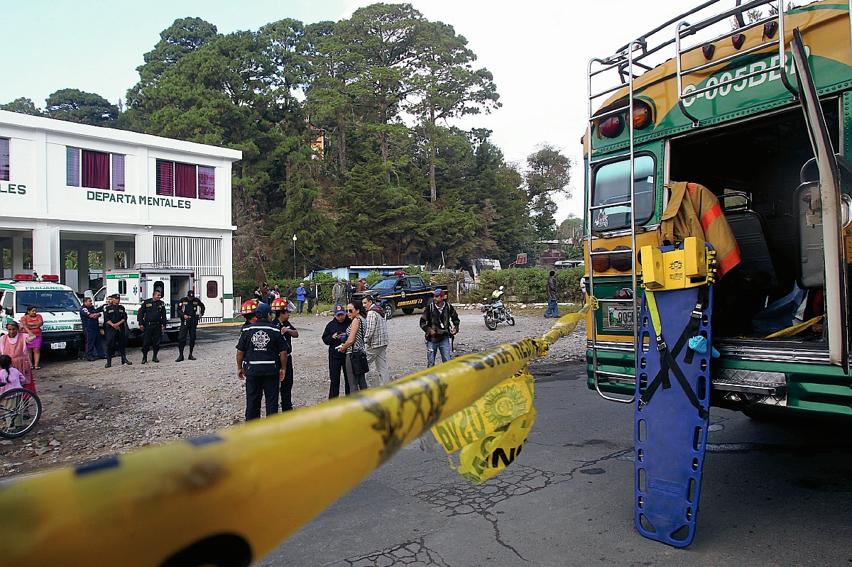 El cuerpo del guardia Ernesto Ramírez Olivares quedó en el último asiento del autobús extraurbano de la empresa Unidos Fraijanes.