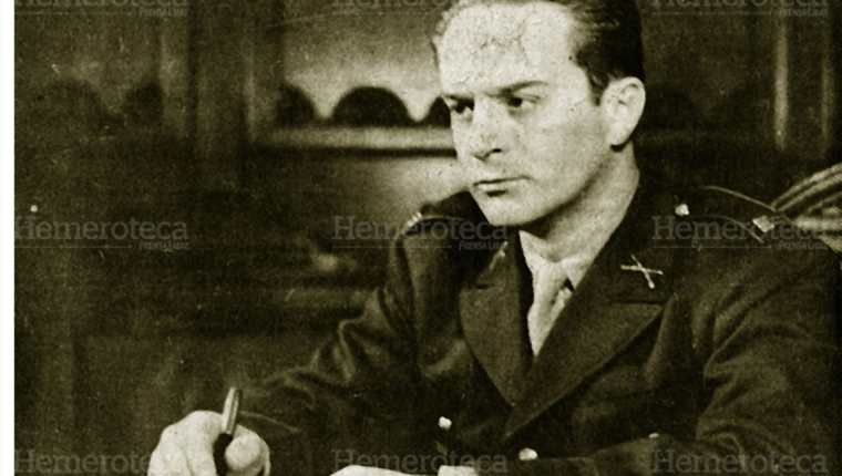 Jacobo Árbenz, en su mandato presidencial, en 1951. (Foto: Hemeroteca PL)
