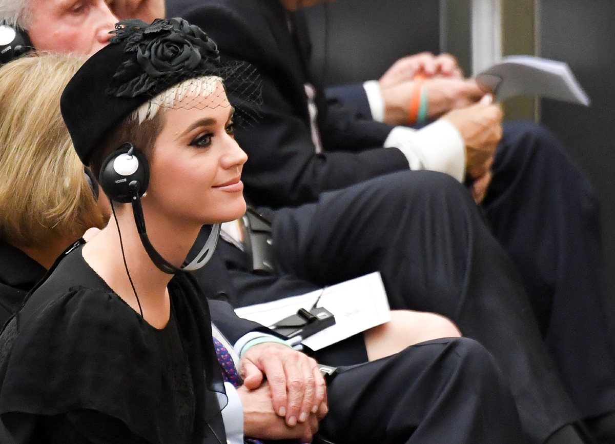 Katy Perry participó en una conferencia sobre medicina regenerativa en el Vaticano y compartió su experiencia con la meditación. (Foto Prensa Libre: AFP).