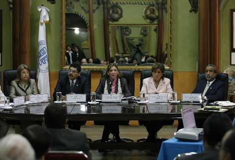 La falta de pago por parte de los partidos políticos ha hecho que el Tribunal les haga descuentos.