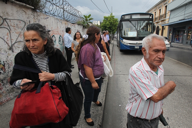 Transurbano limita el uso de las unidades a adulto mayor desde principios de mayo último. (Foto Prensa Libre: Hemeroteca PL)