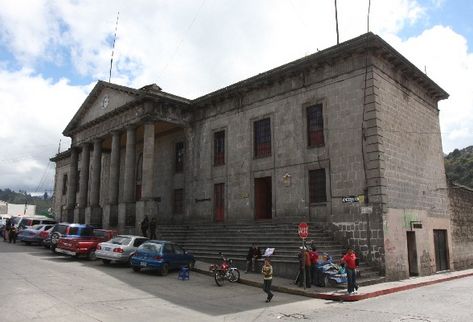 La Casa de la Cultura de Xelajú fue inaugurada en 1960, antes, en 1875 el edificio era una prisión. (Foto Prensa Libre: Hemeroteca PL) 