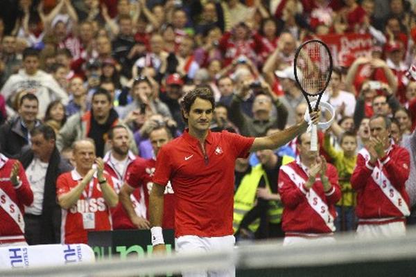 Roger Federer superó a Ilia Bozoljac en el primer duelo. (Foto Prensa Libre: EFE)