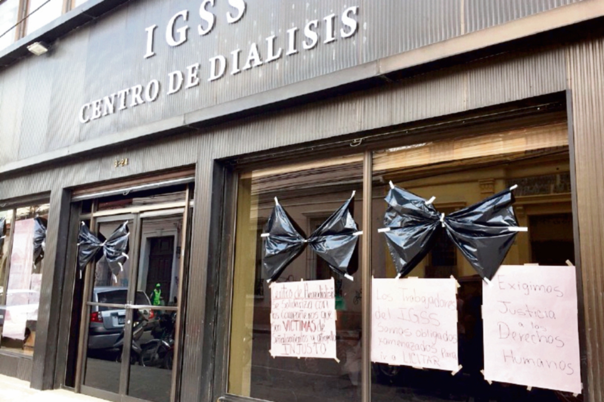 Trabajadores deL Seguro Social expresaron apoyo a sus compañeros detenidos por caso IGSS.