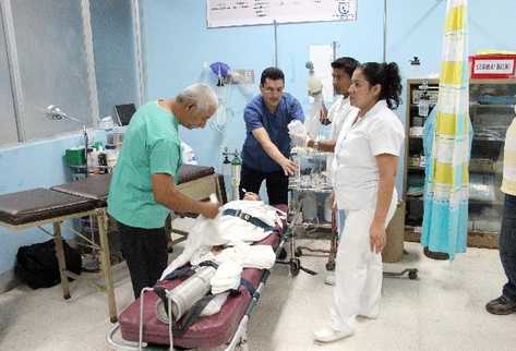 Menor  es tratado en el Hospital  Nacional de Jalapa, antes de que fuera trasladado a la capital.