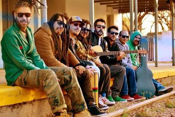 Kameleba es el invitado especial para esta actividad que busca crear conciencia de problemas que aquejan Guatemala. (Foto Prensa Libre: Gonzalo López)