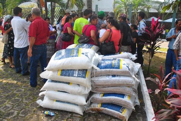 Parte de  los insumos entregados a agricultores.
