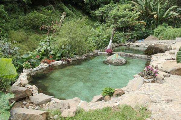 El balneario Pasiguán alimentado con agua de montaña es uno de los puntos de interés en Santa Catarina Barahona (Foto Prensa Libre: Miguel López)<br _mce_bogus="1"/>