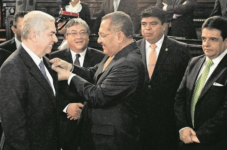 El diputado Aristides Crespo fue presidente del Congreso y también formó parte de la junta directiva, cuando Rabbé presidió el organismo. (Foto Prensa Libre: Hemeroteca PL)