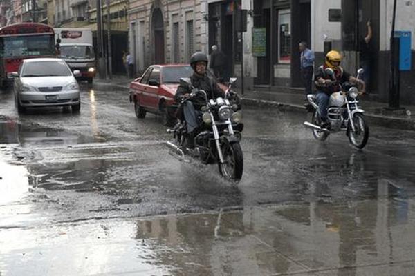 Onda del este favorecerá las condiciones lluviosas. (Foto Prensa Libre: Archivo)
