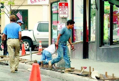 Muchos migrantes guatemaltecos que trabajan en Estados Unidos logran generar altos ingresos. (Foto Prensa Libre: Hemeroteca PL)