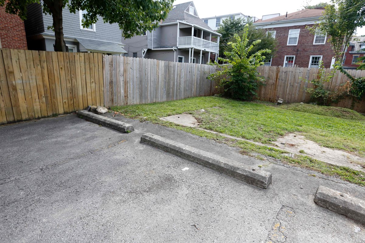 Vista del área del vecindario donde el policía mató al niño Tyree King de 13 años en Ohio. (Foto Prensa Libre: AFP).