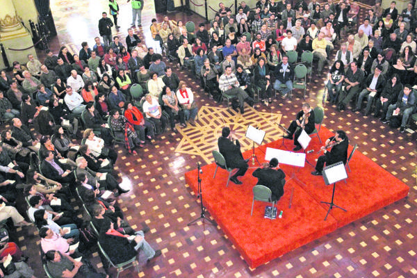 El Cuarteto Contemporáneo estrenó tres obras musicales. (Foto Prensa Libre: Edwin Castro)