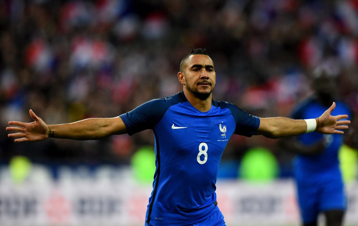 Dimitri Payet festeja luego de anotar el 3-2 frente a Rusia en el partido amistoso disputado este martes. (Foto Prensa Libre: AFP)