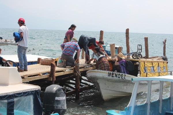 El embarcadero de Tzanjuyú, Panajachel, fue reparado con el apoyo de la Federación de Mujeres Rurales de Guatemala y el Ministerio de Economía.