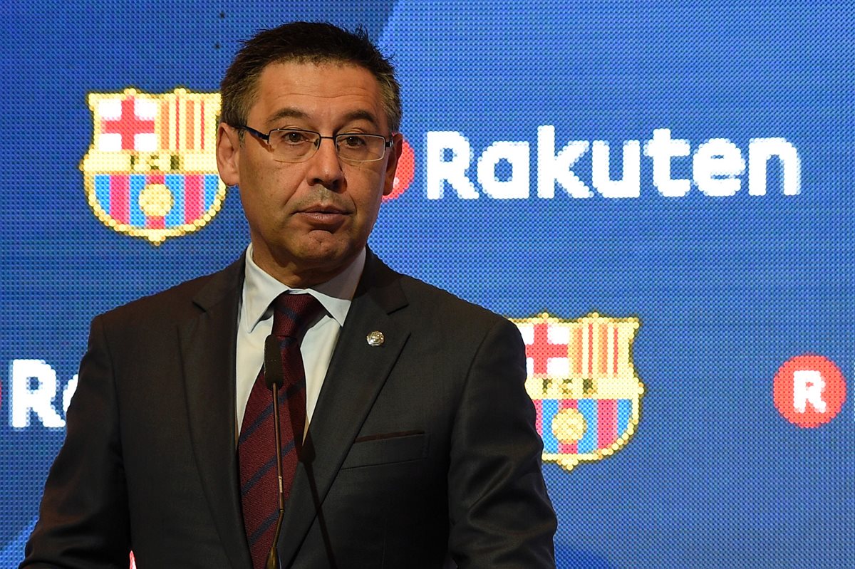 El presidende del FC Barcelona José María Bartomeu aseguró que Lionel Messi terminará su carrera en el equipo catalán. (Foto Prensa Libre: AFP)