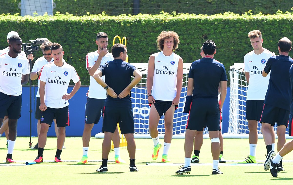 Los jugadores del PSG de Francia trabajaron este día en el campo Loyola Marymount University antes de enfrentarse mañana al Real Madrid en Columbus, Ohio. (Foto Prensa Libre: AFP)