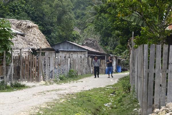 La comunidad Carmelita se encuentra en la selva maya, en Petén. (Foto Prensa Libre: AFP).