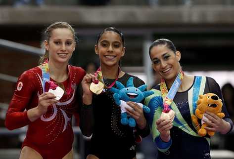 Ana Sofía Gómez (al centro) se convierte en la reina de los Juegos Panamericanos para Guatemala. (Foto Prensa Libre/AP)
