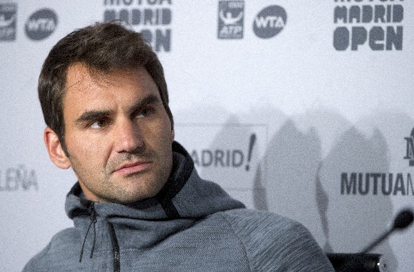 El suizo Roger Federer anunció su retiro en conferencia de prensa. (Foto Prensa Libre: EFE)
