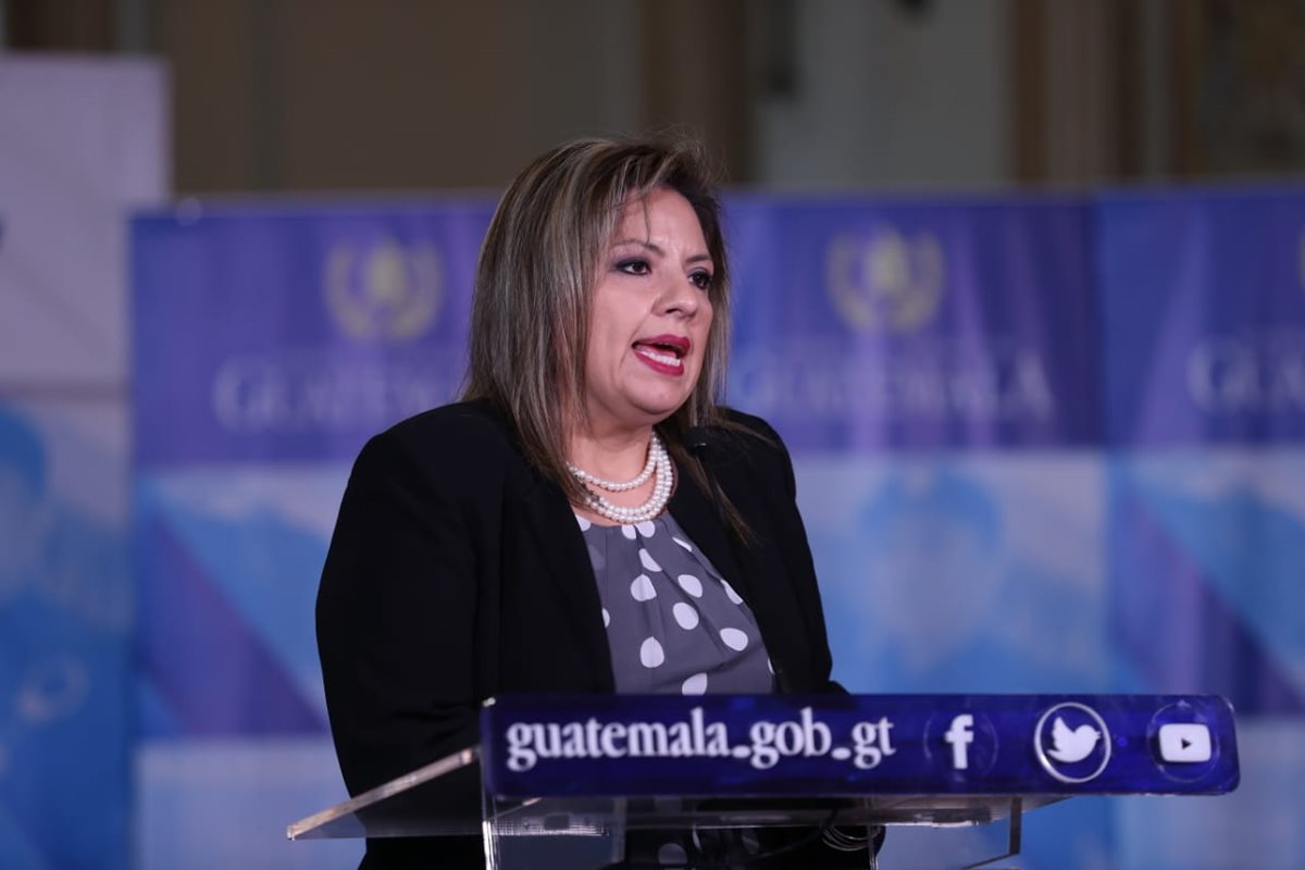 SANDRA JOVEL: Los embajadores deben de circunscribirse a su función y no a las cuestiones internas del país, sobre todo interferir en la política interna de cada uno de los países. (Foto Prensa Libre: Esbin García)