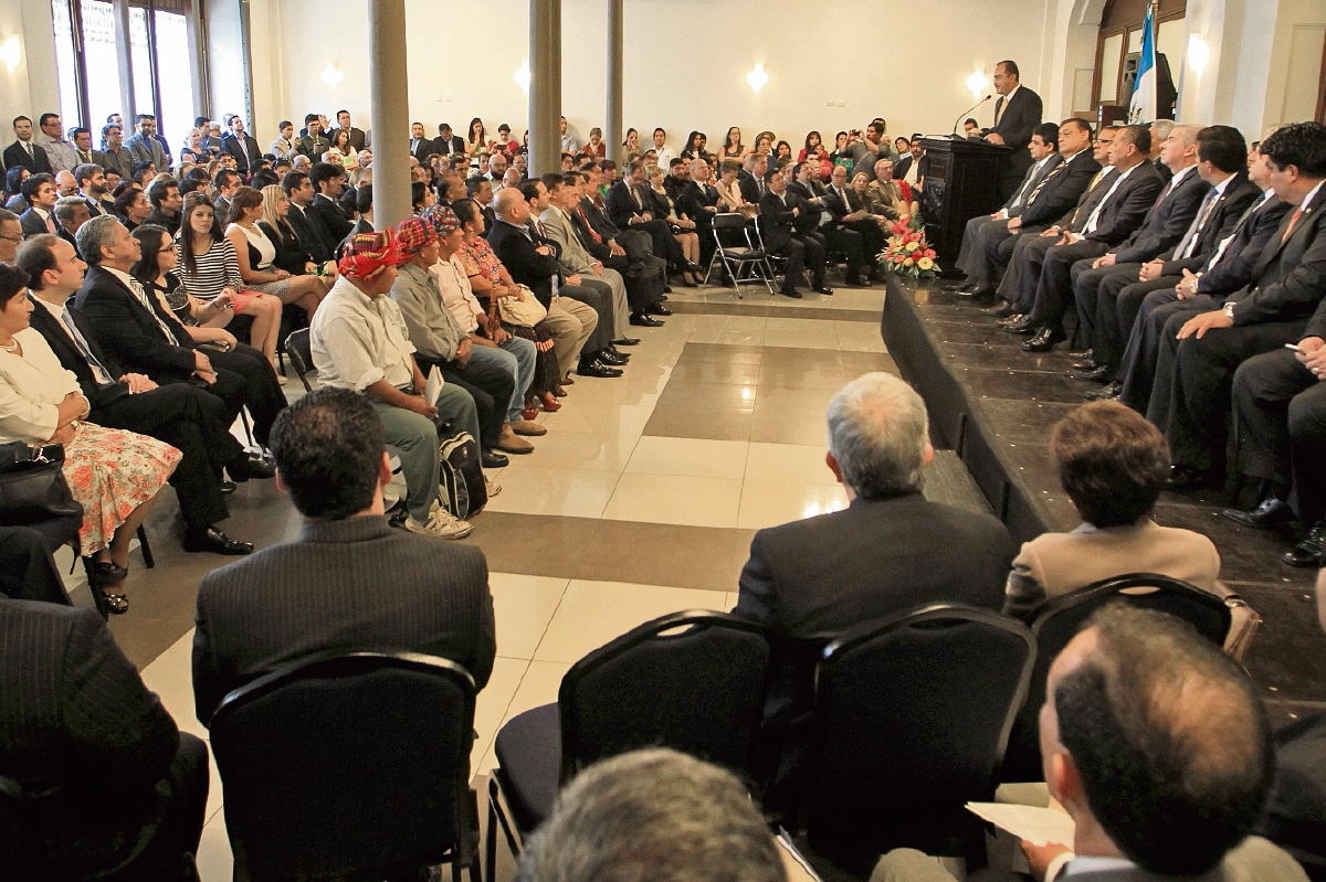 Representantes de diversos sectores acuden al Congreso a la inauguración de las mesas que realizarán cambios a leyes de diferentes temas.