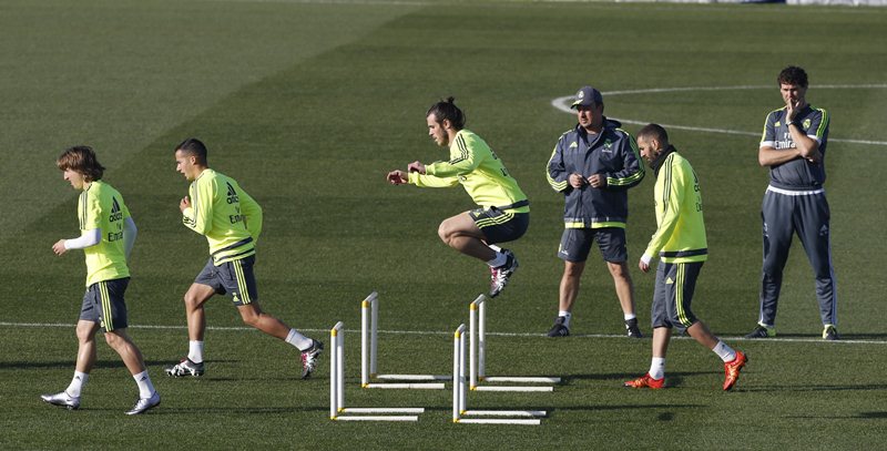El Real Madrid está en una situación delicada en La Liga. (Foto Prensa Libre: EFE)