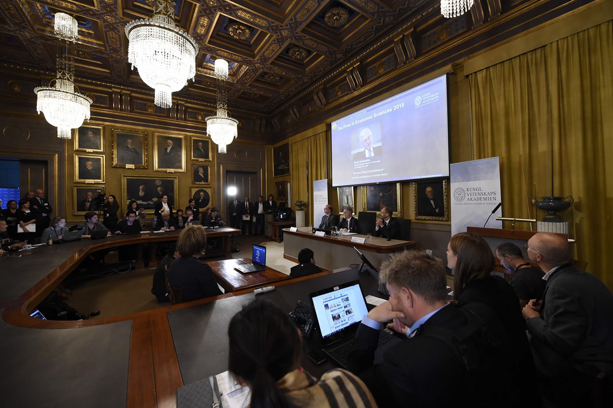 Comité de los premios Nobel da a conocer a los ganadores. (Foto Prensa Libre: AFP)