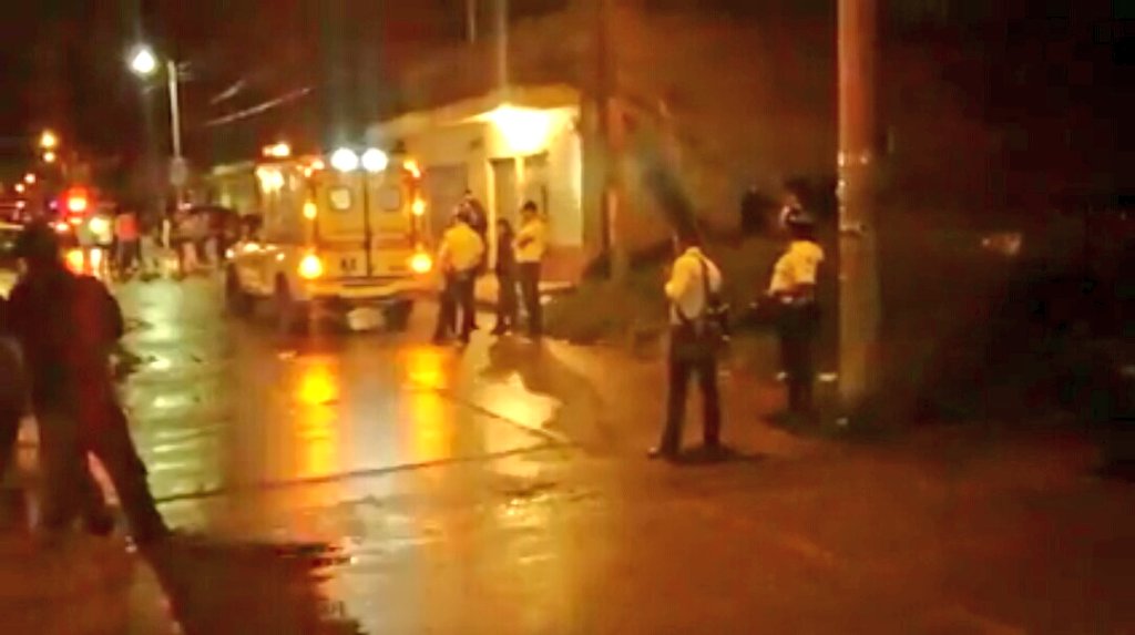 Un ataque armado en San Miguel Petapa, dejó como saldo a tres personas muertas. (Foto Prensa Libre: Pampichi News)