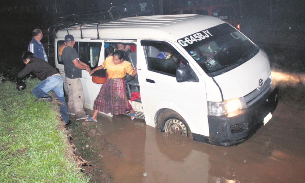 La mayoría de guatemaltecos fueron afectados en el tráfico. (Foto Prensa Libre: Hemeroteca PL)