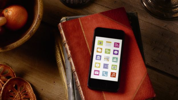 Aunque el contenido sea el mismo, las apps no pueden sustituir a los libros. (JEFFREY COOLIDGE/GETTY IMAGES)