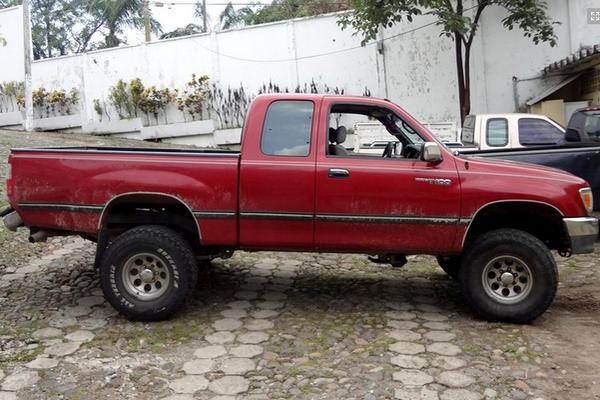 Vehículo en el cual eran trasladados los migrantes. (Foto Prensa Libre: PGJE de Chiapas)
