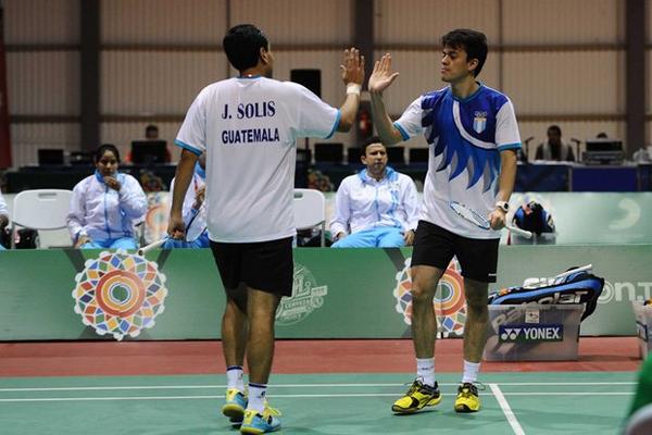 Rodolfo Ramírez, de frente, es uno de los nuevos fichajes del Recreativo IES La Orden de Huelva. (Foto Hemeroteca PL).