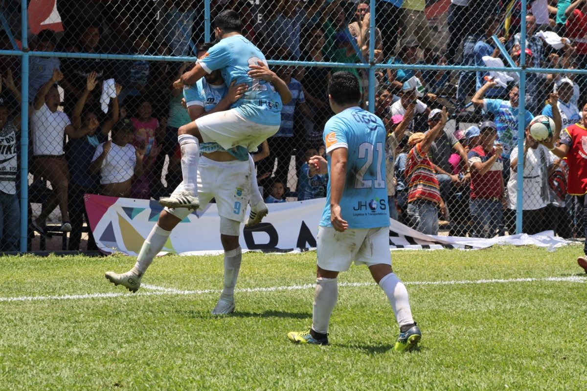 Sanarate sigue sin ser derrotado en el estadio Municipal y este domingo se quedó con un empate. (Foto Prensa Libre: Hugo Oliva)
