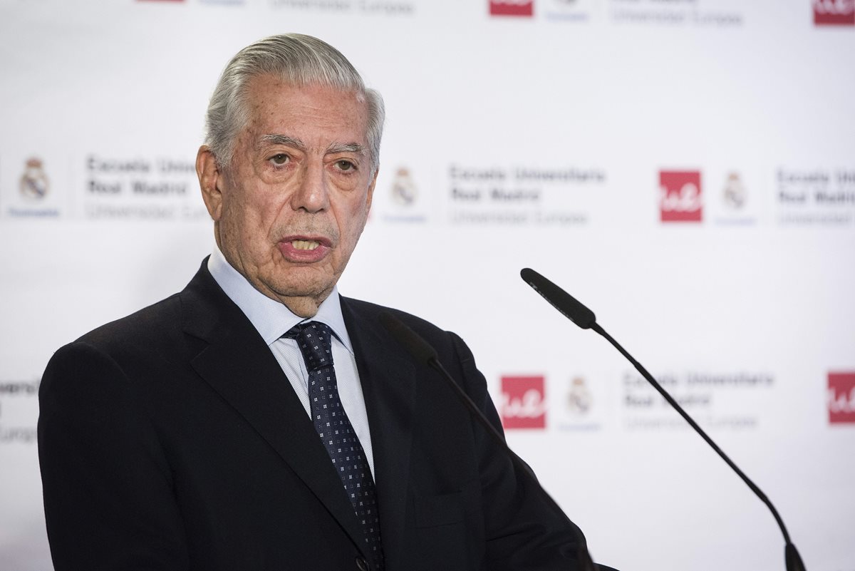 El escritor peruano Mario Vargas Llosa, obtuvo en el 2010 el premio Nobel de Literatura. (Foto Prensa Libre: EFE)